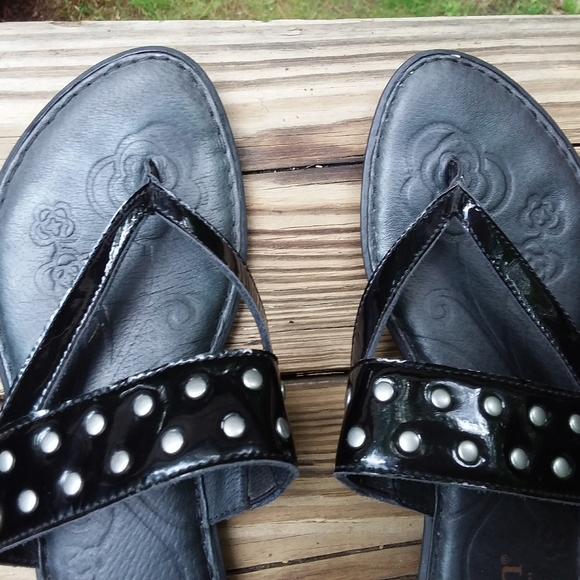 Born Women's Sandals. - Picture 2 of 6